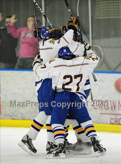 Thumbnail 1 in Sheehan vs. Newington/Berlin (CIAC Division 3 First Round) photogallery.