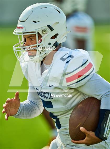 Thumbnail 3 in Atascocita vs King (B Team) photogallery.