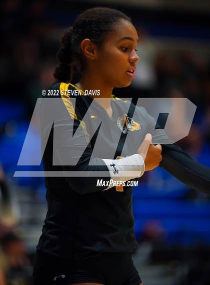 Thumbnail 2 in Gilbert vs. Highland photogallery.