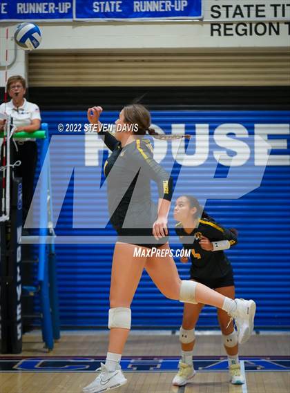 Thumbnail 3 in Gilbert vs. Highland photogallery.