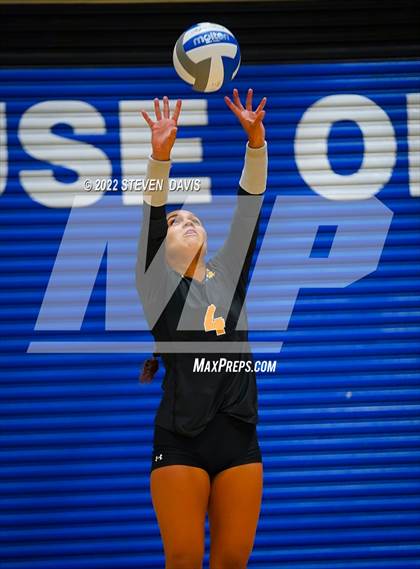 Thumbnail 2 in Gilbert vs. Highland photogallery.