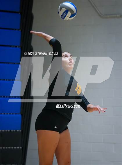 Thumbnail 3 in Gilbert vs. Highland photogallery.