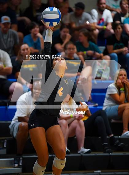 Thumbnail 2 in Gilbert vs. Highland photogallery.