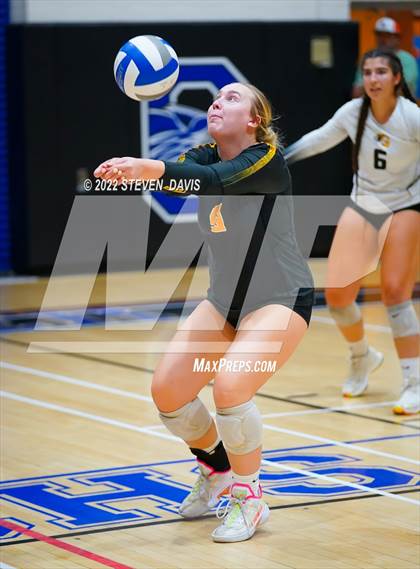 Thumbnail 3 in Gilbert vs. Highland photogallery.