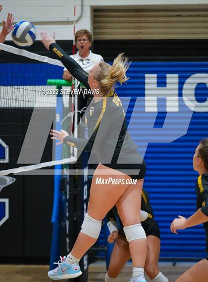 Thumbnail 2 in Gilbert vs. Highland photogallery.