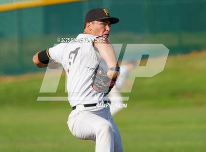 Thumbnail 3 in Foothill vs. Millikan photogallery.