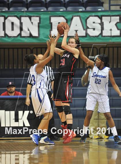 Thumbnail 2 in Central vs. La Jolla (CIF SDS D3 Final) photogallery.