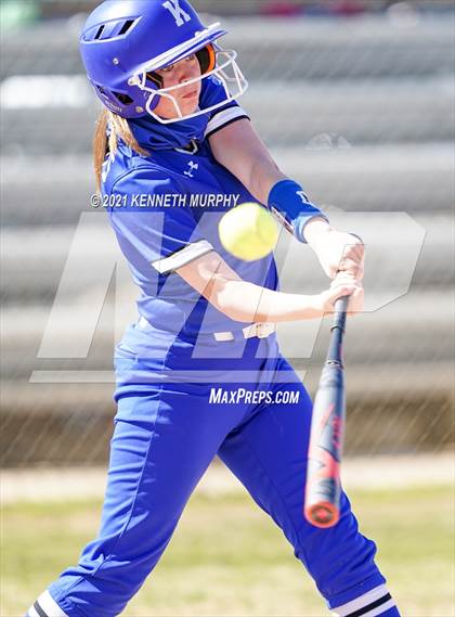 Thumbnail 3 in Krum vs Huntsville photogallery.