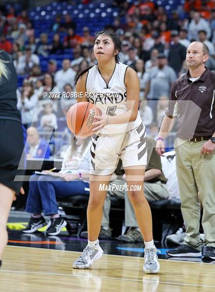 Thumbnail 2 in Sands vs. Huckabay (UIL 1A State Semifinal) photogallery.