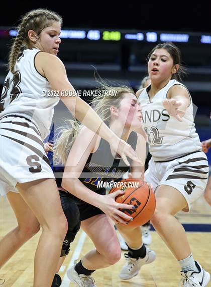 Thumbnail 1 in Sands vs. Huckabay (UIL 1A State Semifinal) photogallery.