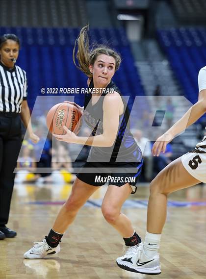 Thumbnail 1 in Sands vs. Huckabay (UIL 1A State Semifinal) photogallery.