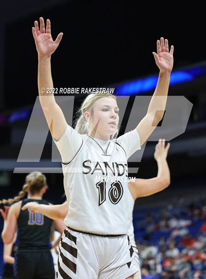 Thumbnail 3 in Sands vs. Huckabay (UIL 1A State Semifinal) photogallery.