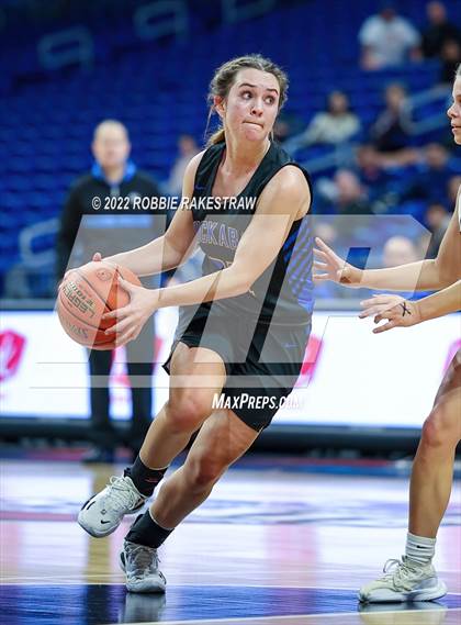 Thumbnail 2 in Sands vs. Huckabay (UIL 1A State Semifinal) photogallery.