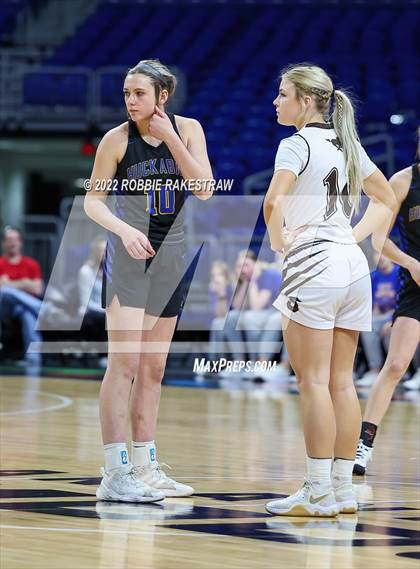 Thumbnail 2 in Sands vs. Huckabay (UIL 1A State Semifinal) photogallery.