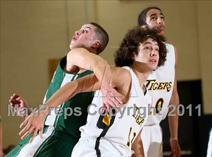 Thumbnail 2 in Bishop Brossart vs. Clay County (Lloyd Memorial Classic) photogallery.