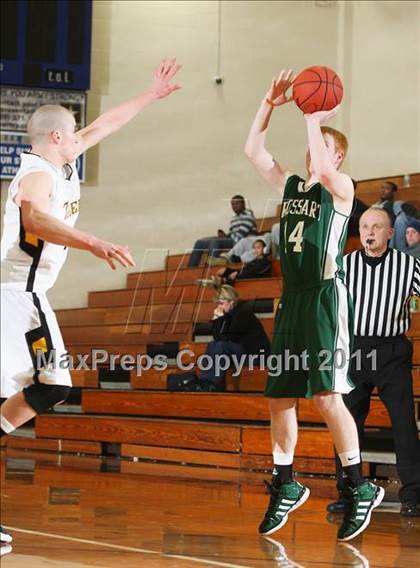 Thumbnail 2 in Bishop Brossart vs. Clay County (Lloyd Memorial Classic) photogallery.