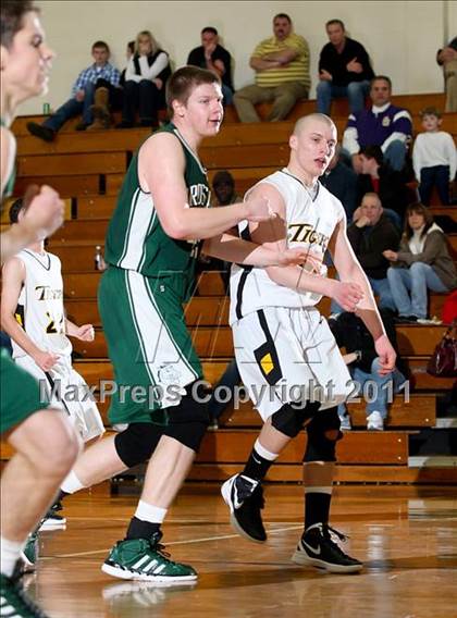 Thumbnail 1 in Bishop Brossart vs. Clay County (Lloyd Memorial Classic) photogallery.