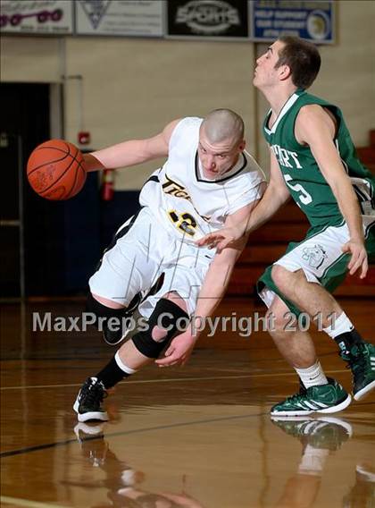 Thumbnail 3 in Bishop Brossart vs. Clay County (Lloyd Memorial Classic) photogallery.