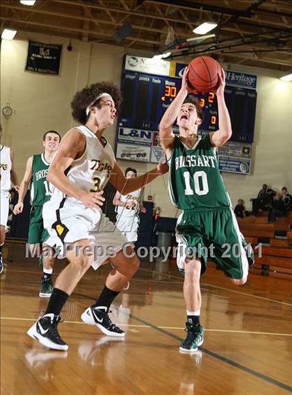 Thumbnail 2 in Bishop Brossart vs. Clay County (Lloyd Memorial Classic) photogallery.