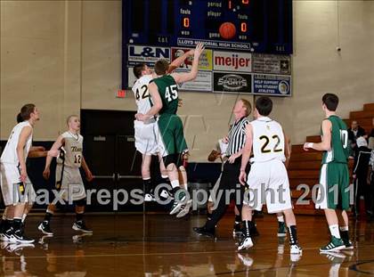 Thumbnail 3 in Bishop Brossart vs. Clay County (Lloyd Memorial Classic) photogallery.