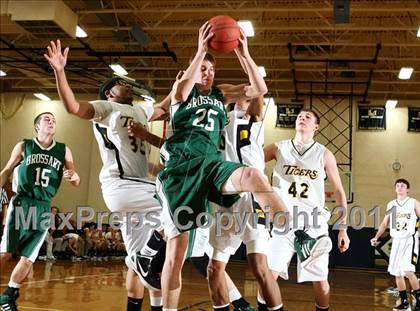 Thumbnail 3 in Bishop Brossart vs. Clay County (Lloyd Memorial Classic) photogallery.