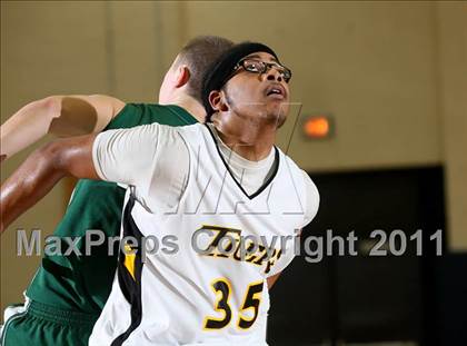 Thumbnail 2 in Bishop Brossart vs. Clay County (Lloyd Memorial Classic) photogallery.