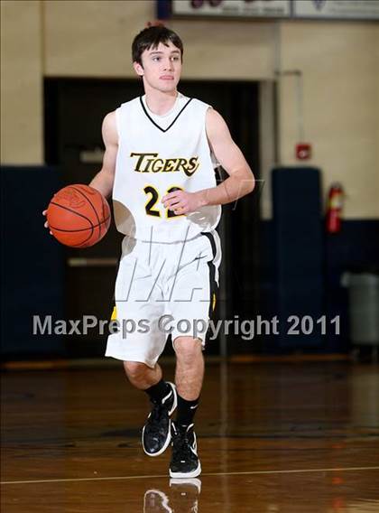 Thumbnail 1 in Bishop Brossart vs. Clay County (Lloyd Memorial Classic) photogallery.