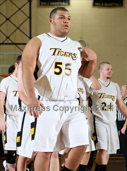 Thumbnail 1 in Bishop Brossart vs. Clay County (Lloyd Memorial Classic) photogallery.