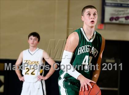 Thumbnail 2 in Bishop Brossart vs. Clay County (Lloyd Memorial Classic) photogallery.