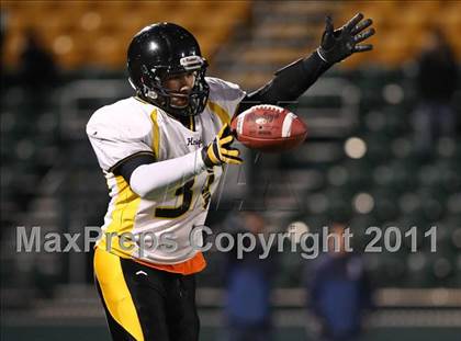 Thumbnail 3 in McQuaid Jesuit vs. Aquinas Institute (Section 5 Class A Final) photogallery.