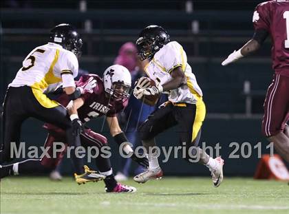 Thumbnail 2 in McQuaid Jesuit vs. Aquinas Institute (Section 5 Class A Final) photogallery.