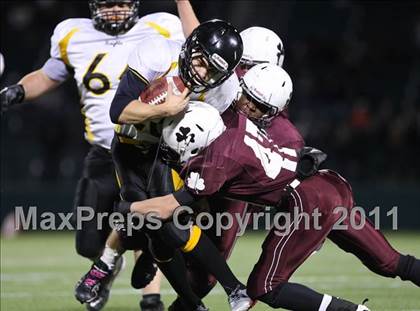 Thumbnail 1 in McQuaid Jesuit vs. Aquinas Institute (Section 5 Class A Final) photogallery.