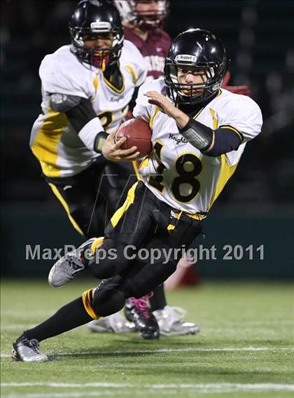 Thumbnail 3 in McQuaid Jesuit vs. Aquinas Institute (Section 5 Class A Final) photogallery.