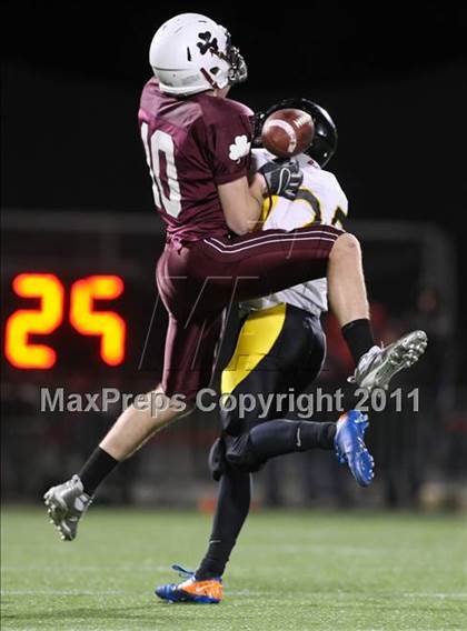 Thumbnail 2 in McQuaid Jesuit vs. Aquinas Institute (Section 5 Class A Final) photogallery.