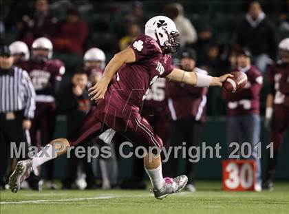 Thumbnail 2 in McQuaid Jesuit vs. Aquinas Institute (Section 5 Class A Final) photogallery.