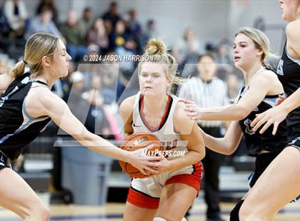 Thumbnail 1 in Como-Pickton vs. Muenster photogallery.