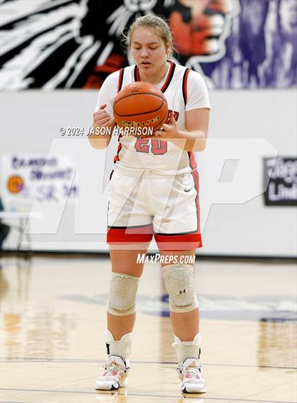 Thumbnail 2 in Como-Pickton vs. Muenster photogallery.