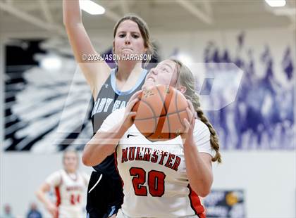 Thumbnail 3 in Como-Pickton vs. Muenster photogallery.