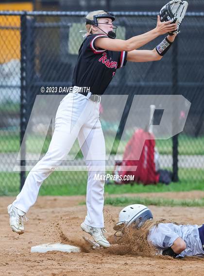 Thumbnail 2 in Pleasant Valley vs Williamsburg (Rick Doran Classic) photogallery.