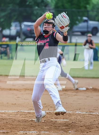 Thumbnail 3 in Pleasant Valley vs Williamsburg (Rick Doran Classic) photogallery.