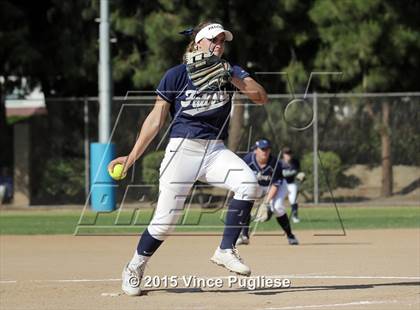 Thumbnail 2 in Crescenta Valley @ Burbank photogallery.