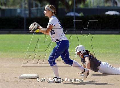 Thumbnail 2 in Crescenta Valley @ Burbank photogallery.