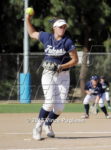 Thumbnail 1 in Crescenta Valley @ Burbank photogallery.