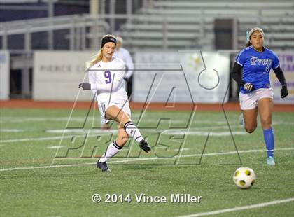 Thumbnail 2 in Seattle Prep vs Sumner (WIAA 3A 1st Round) photogallery.