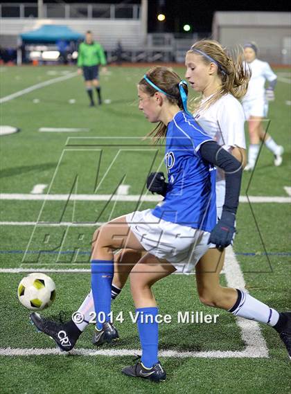 Thumbnail 1 in Seattle Prep vs Sumner (WIAA 3A 1st Round) photogallery.