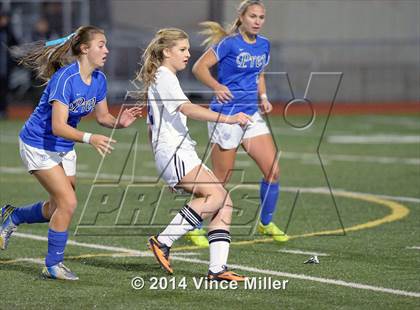 Thumbnail 3 in Seattle Prep vs Sumner (WIAA 3A 1st Round) photogallery.