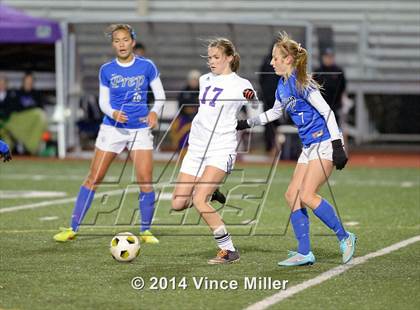 Thumbnail 1 in Seattle Prep vs Sumner (WIAA 3A 1st Round) photogallery.