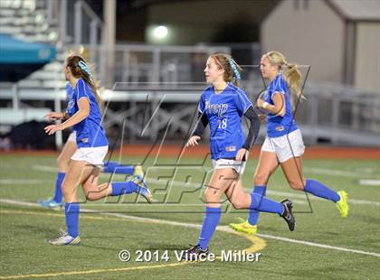 Thumbnail 3 in Seattle Prep vs Sumner (WIAA 3A 1st Round) photogallery.