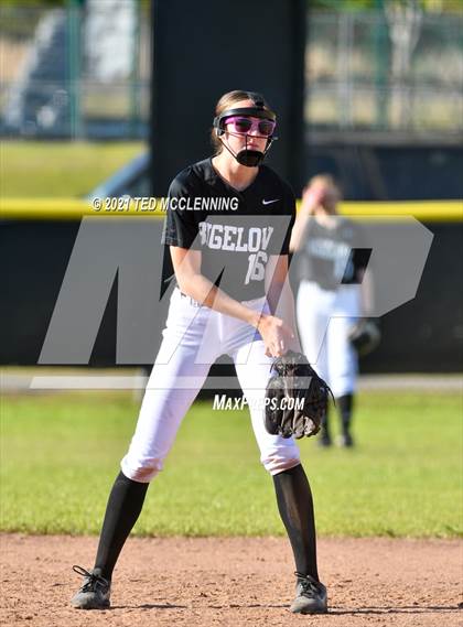 Thumbnail 3 in Bigelow vs South Side (Bee Branch) photogallery.