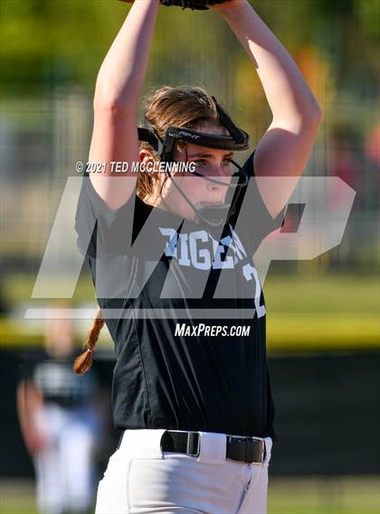 Thumbnail 1 in Bigelow vs South Side (Bee Branch) photogallery.